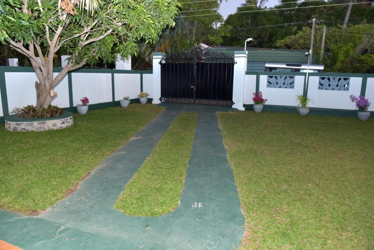 Sri Ra'Anana Villa مارافِلا المظهر الخارجي الصورة