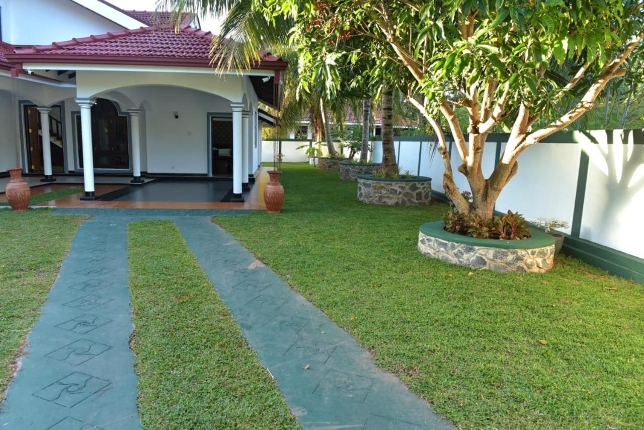 Sri Ra'Anana Villa مارافِلا المظهر الخارجي الصورة